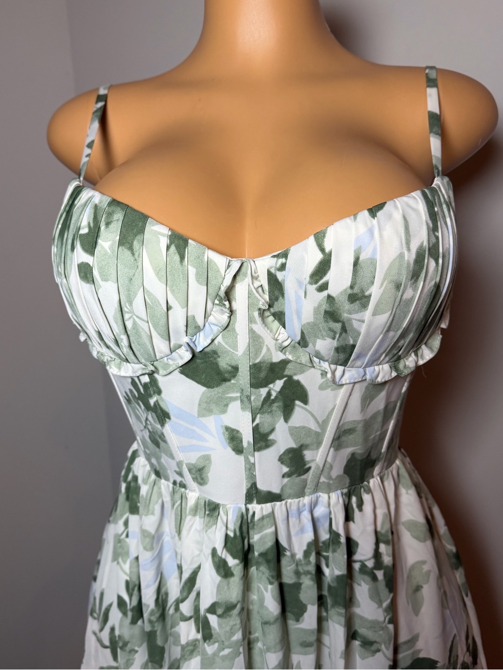 Women’s Green Leaf-Print Maxi Dress with Side Slit - Picture 9 of 9